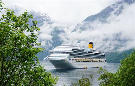 cruises in norway 2022