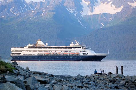 cruises that leave from alaska