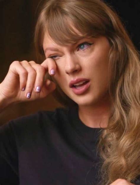 Taylor Swift: When Crying Becomes Creative Insight