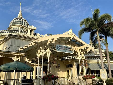 crystal palace at disneyland magic kingdom