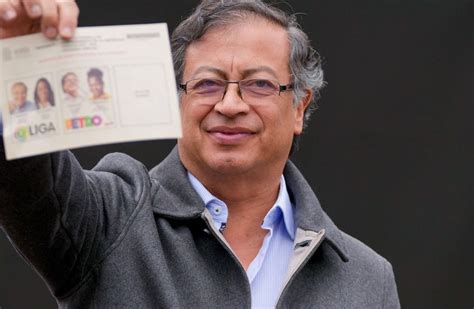 cuando fue elegido gustavo petro