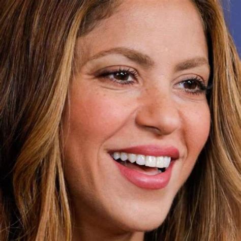 cuanto dinero gana shakira