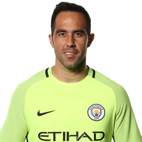 cuanto mide claudio bravo