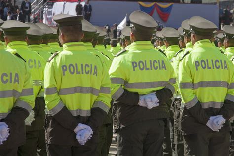cuantos policias hay en colombia
