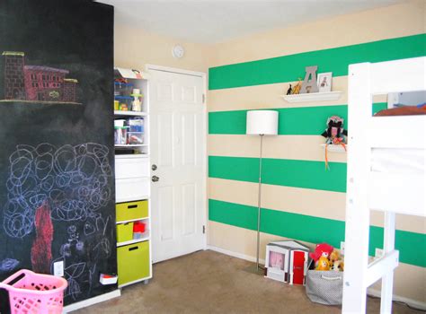 Cuarto Pintado Con Rayas