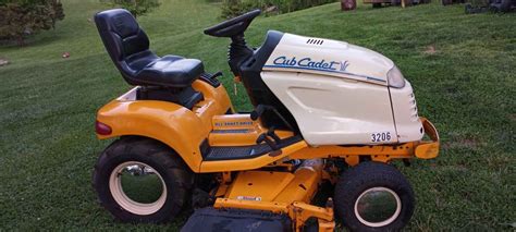 Cub Cadet 3206 Lawn Tractor for Sale
