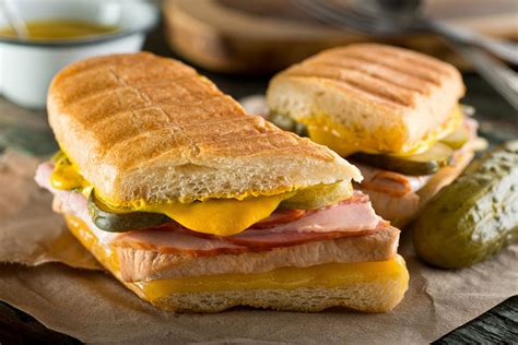 cuban sandwich vs medianoche