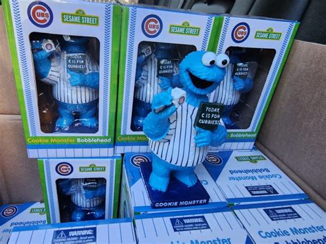 cubs cookie monster bobblehead