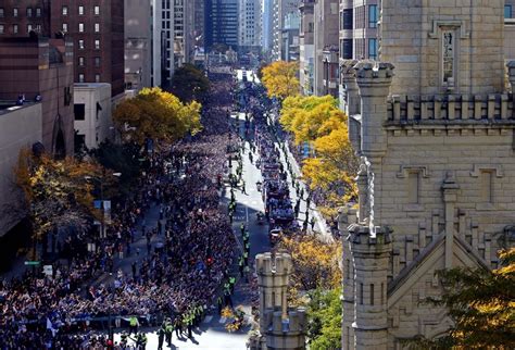 cubs world series parade attendance