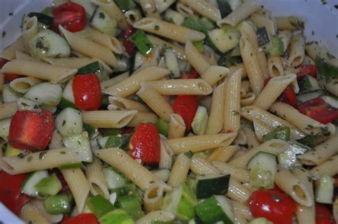 cucumber mostaccioli pasta salad with vinegar