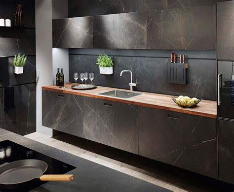 Bois noir marbre et doré Home decor kitchen, Modern kitchen design