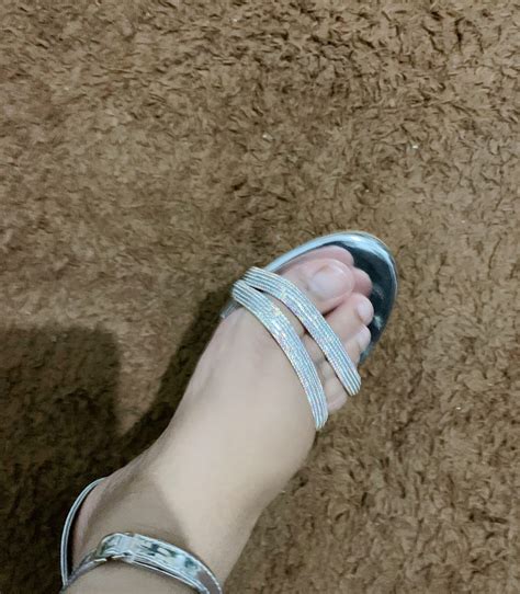 cummy feet