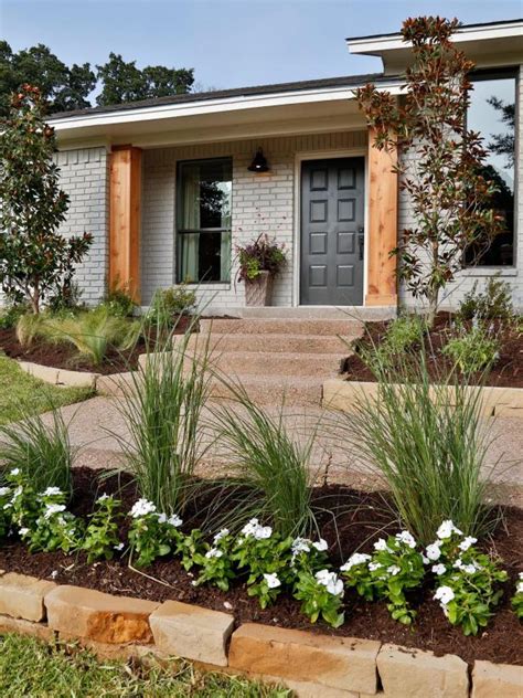 31 Curb Appeal Tips We Learned From Fixer Upper Curb appeal, Fixer