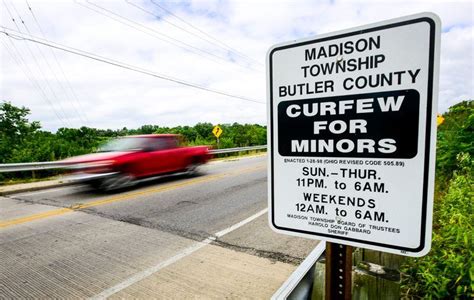 curfew in illinois for minors