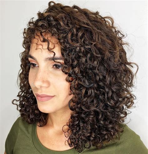  79 Stylish And Chic Curly Hair Examples For Hair Ideas