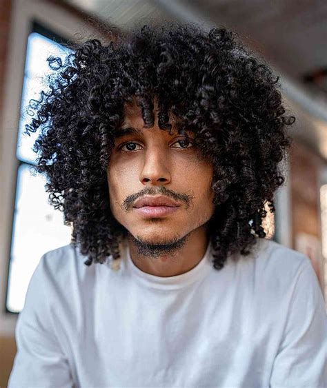 15 Romantic Haircuts Men With Curly Hair Can Try To Impress His Date