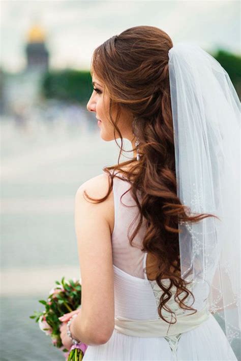 Perfect Curly Hair Wedding Styles With Veil For Short Hair