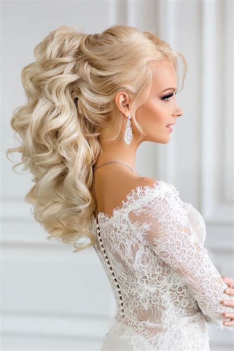  79 Stylish And Chic Curly Wedding Hairstyles For Long Hair For Long Hair