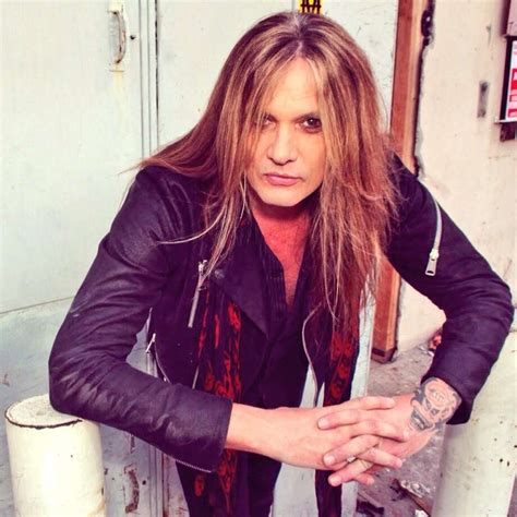 current skid row lead singer