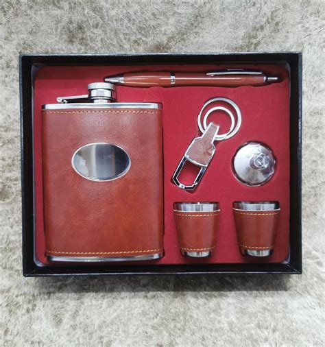 Customizable Flask Gift Set