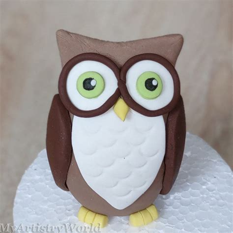 Image of a customized owl cake topper