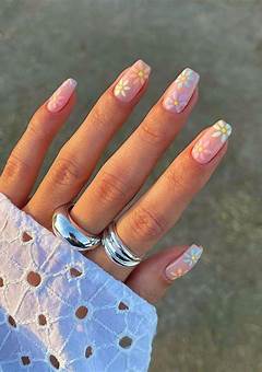 Cute Flower Acrylic Nails: The Latest Trend In Nail Art