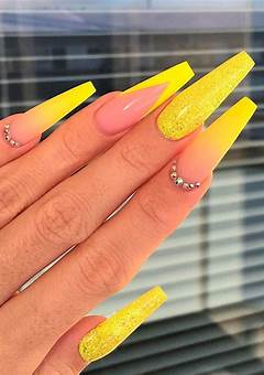 Cute Yellow Acrylic Nails: A Trendy Nail Trend In 2023