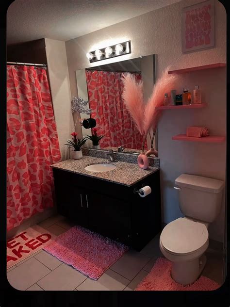Cute Bathroom Set Up