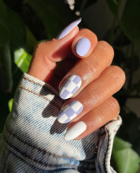 cute checkered nail designs