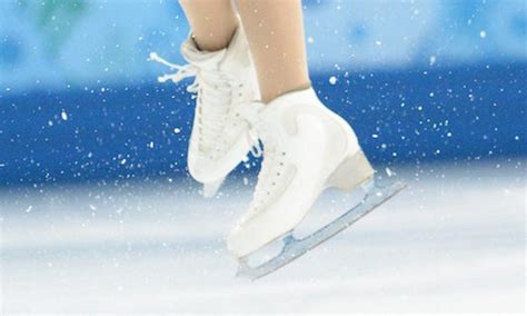 Cute Ice Skating Wallpaper