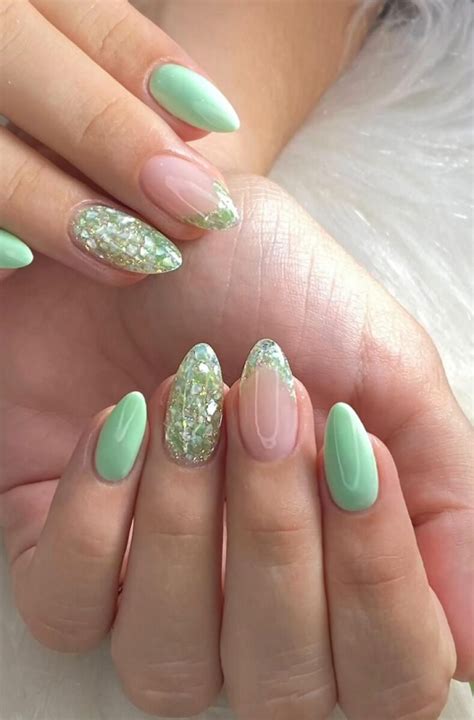 Green with Envy: A Guide to Cute Mint Nail Designs
