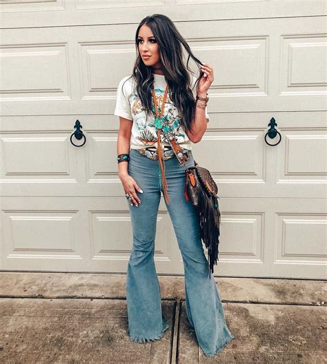 Outfits with Boot Cut Jeans 19 Ways to Wear Bootcut Jeans