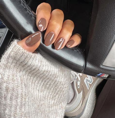 Cute Round Nails Brown