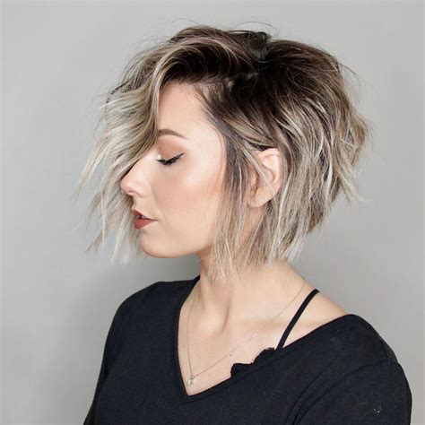 Stunning Cute Short Haircuts For Fine Thin Hair With Simple Style