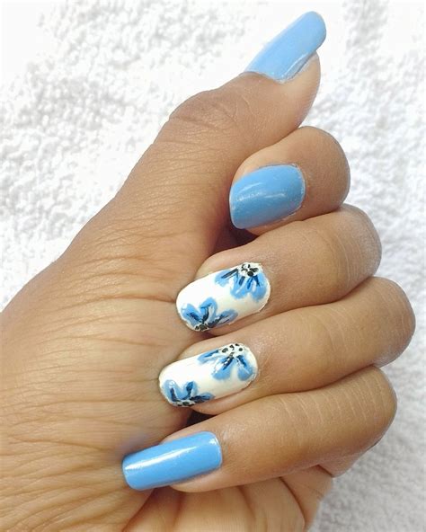 Simple rounded summer nail designs pleasing and so cute. Love the ice