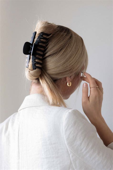 Fresh Cute Way To Do Your Hair With A Claw Clip For Long Hair