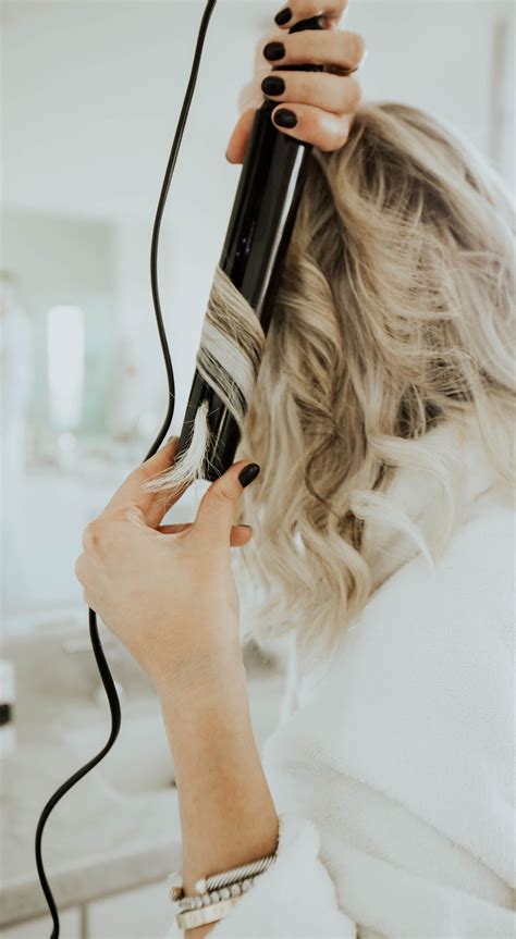 Unique Cute Ways To Curl Your Hair With A Straightener For Bridesmaids