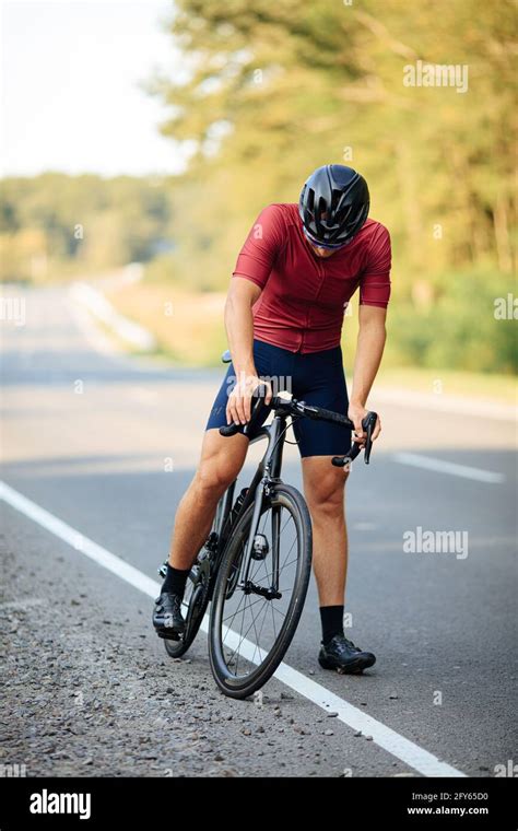 cyclist preparing ride