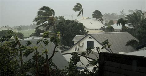 cyclone update in mauritius