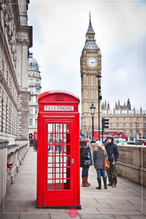 czerwone budki telefoniczne w londynie