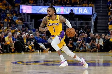 d'angelo russell out of lakers trade