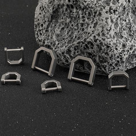 D Ring Shackle Keychain