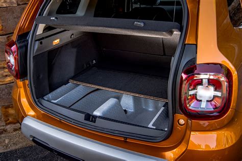 dacia duster boot space in litres