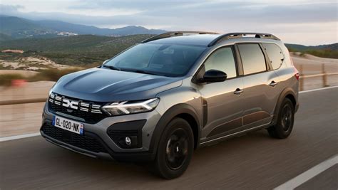 dacia jogger extreme hybrid 140