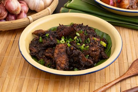 Daging Masak Hitam: Resipi Terperinci Untuk Masakan Tradisional Malaysia