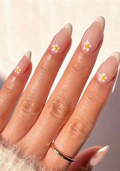 Daisy Press On Nails: The Latest Trend In Nail Fashion