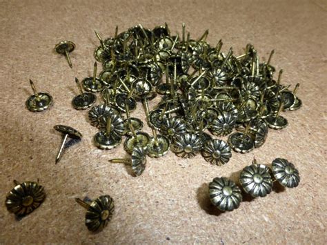 Daisy Decorative Tacks