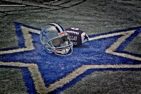 Score a Touchdown with Dallas Cowboys Zoom Background: Best Options for Virtual Meetings and Calls