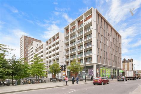 Dalston Square Flat To Rent