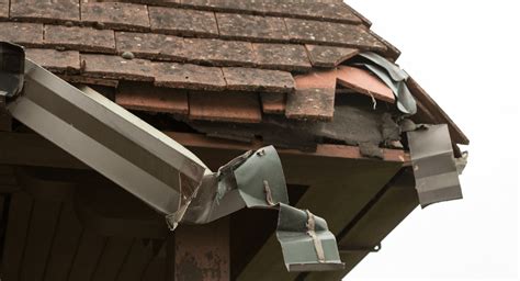 Damaged gutters in Memphis